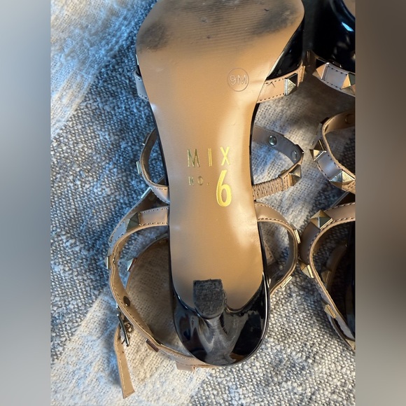 Mix No 6 Black patent leather strappy Studded Heels Pumps SZ 9M buckle - Picture 7 of 7